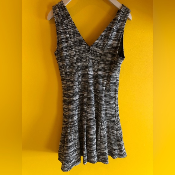 Knit dress - Picture 3 of 6